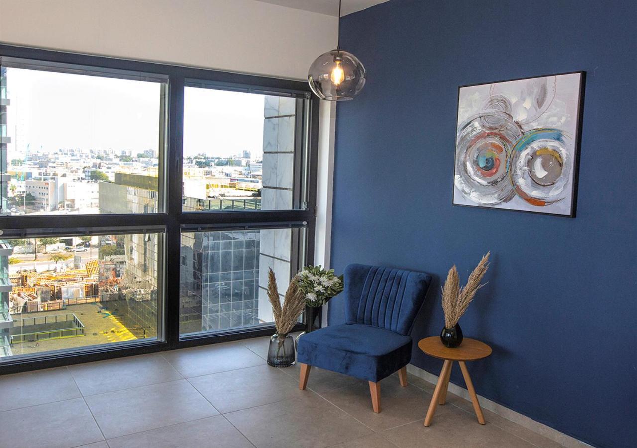 Oַ&O Group- Cool & Urban Apt Luxury Tower Sea View Бат-Ям Экстерьер фото